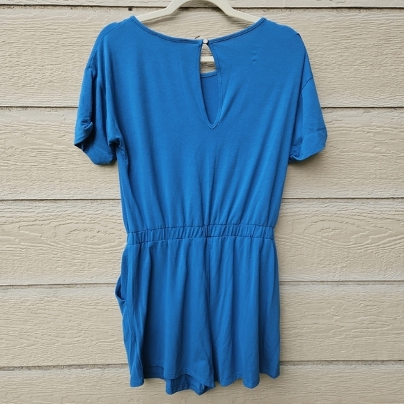 bebop blue short sleeve jersey knit keyhole romper medium - Picture 2 of 9
